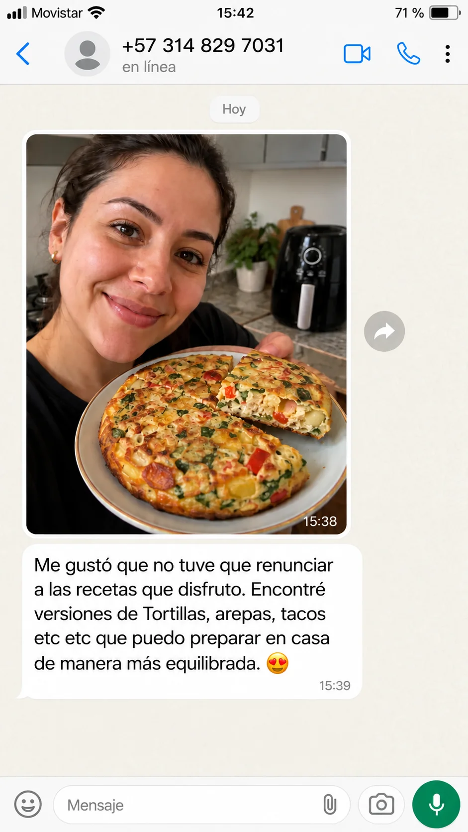 Mensaje de WhatsApp de una clienta con foto de la tortilla que preparó en la air fryer