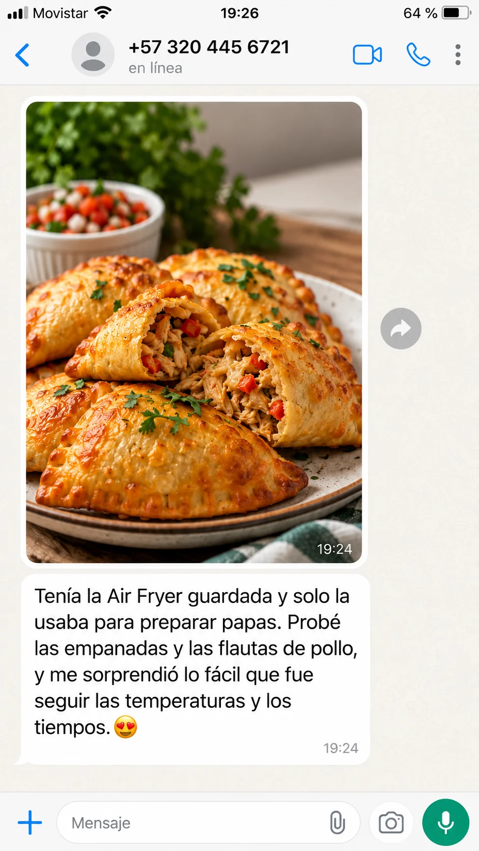 Mensaje de WhatsApp de una clienta con foto de las empanadas y flautas que preparó en la air fryer